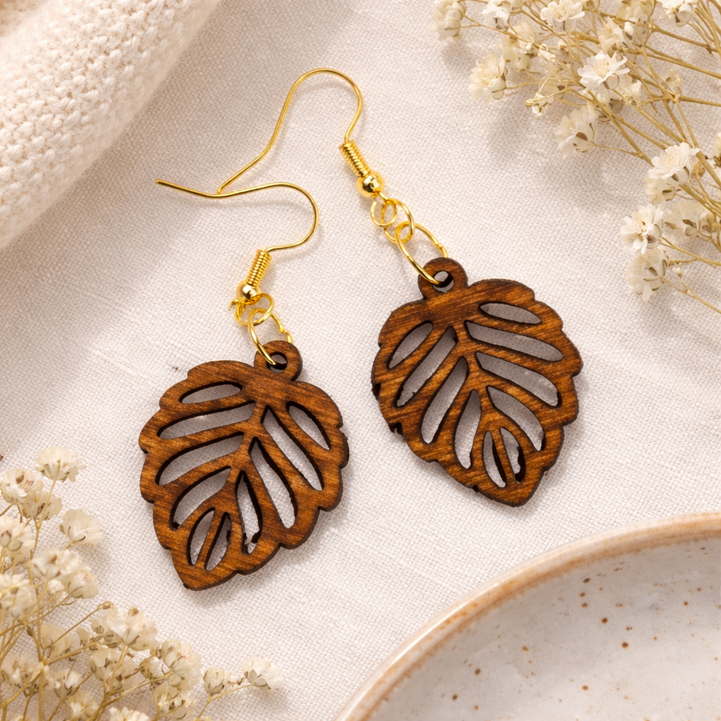 Leaf Dangle - 30 x 24 mm